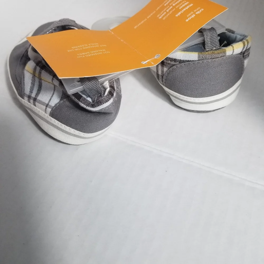 NWT GYMBOREE SLIP-ON BABY SHOE SIZE 4 GRAY WITH PLAID